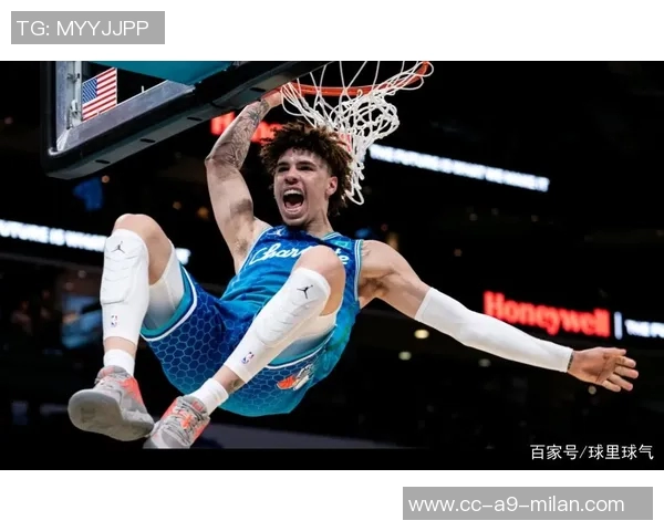 拉梅洛鲍尔表现低迷19投仅中6得15分8助攻三分球命中率不足三成